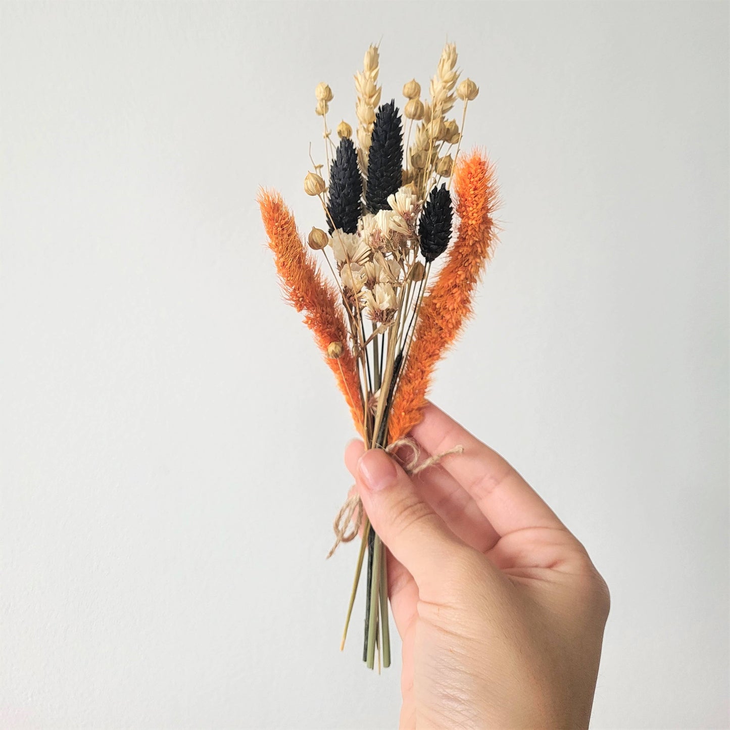 Mini Dried Pendula Bouquet
