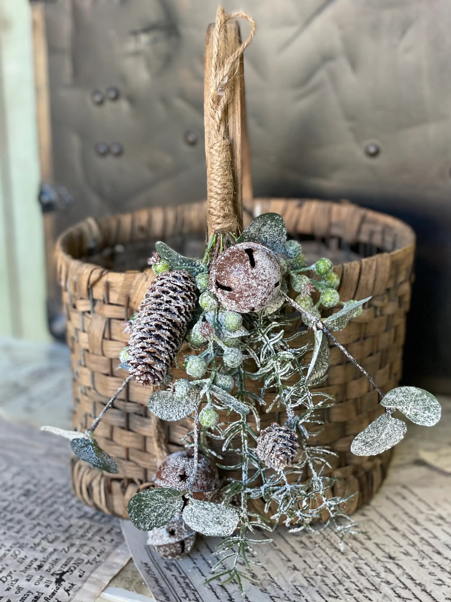 Frost Ballad Eucalyptus Mini Drop | 10"
