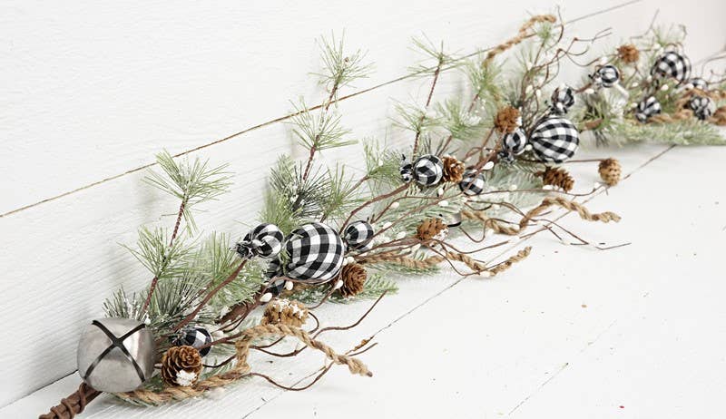 Country Gingham Holidays-Black White-Garland